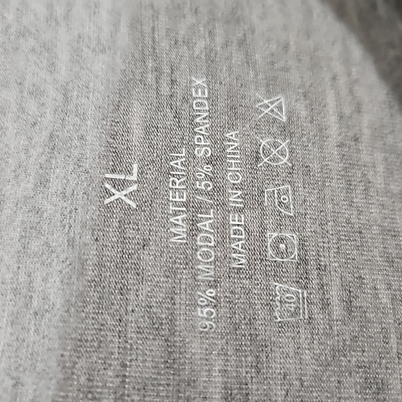 Air Curvey Set Of 3 Sleeveless Tank Tops Women's Size XL - Picture 8 of 9